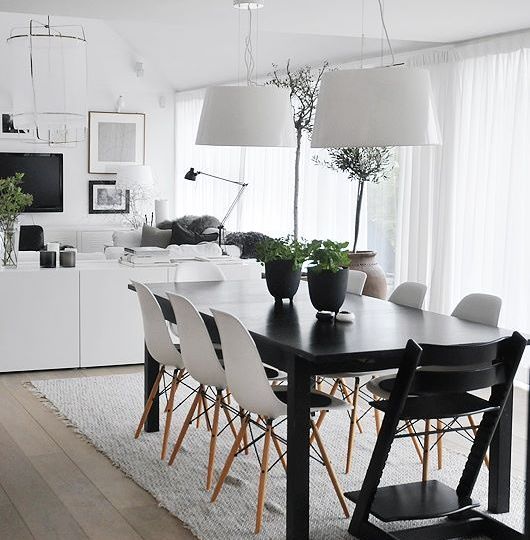 sillas-negras-comedor-ideas-para-montar-las-sillas-on-line