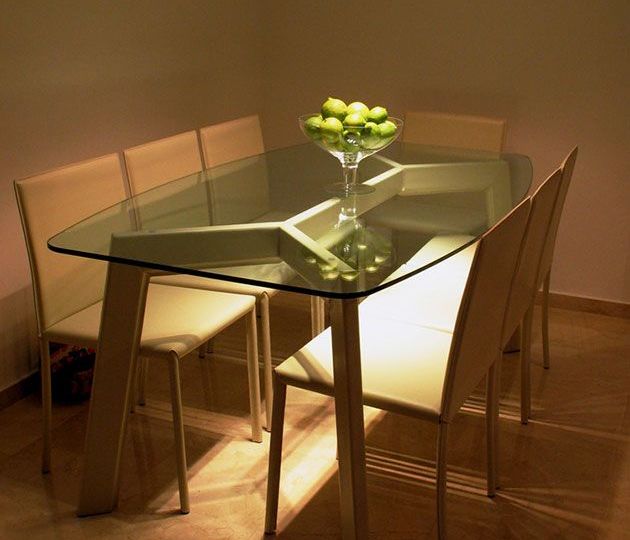 mesas-comedor-cristal-y-madera-ideas-para-instalar-la-mesa