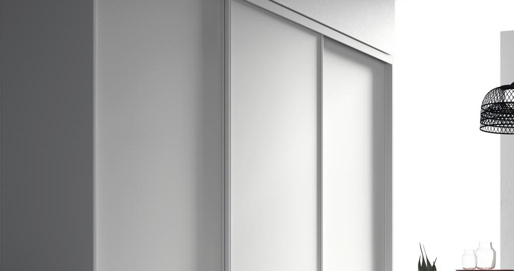 armario-blanco-puertas-correderas-ideas-para-instalar-el-armario